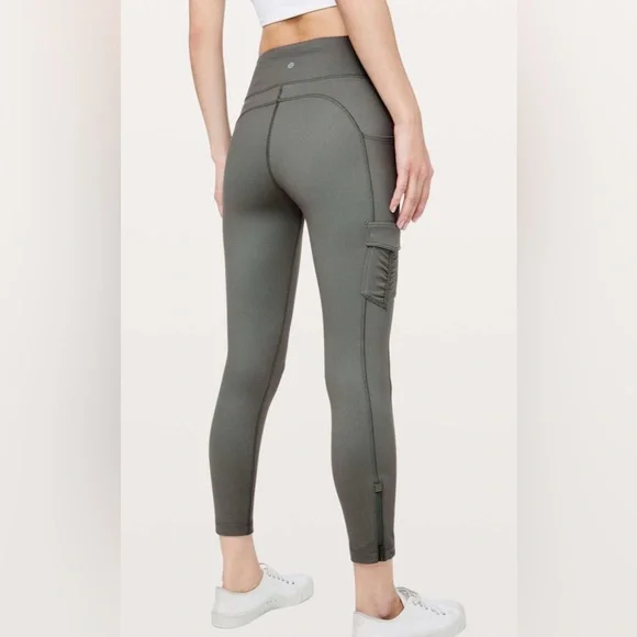 Lululemon Scenic Route Leggings in EUC - Picture 3 of 16